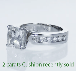 2 carats Cushion engagement ring